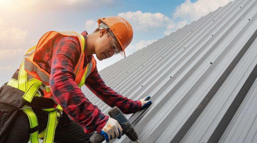 Professional gutter cleaning in Dade City, FL